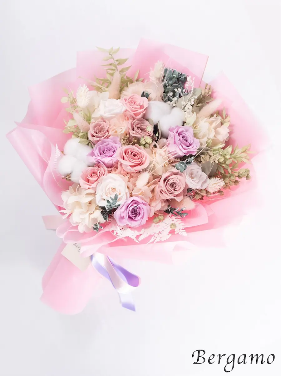 やわらかなピンクの12本ローズブーケ Blossom