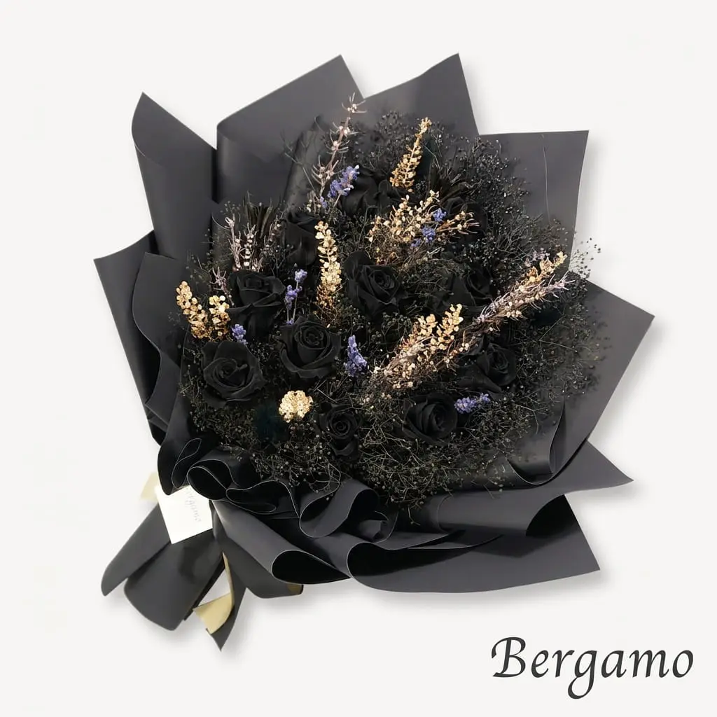 Matte Black｜ブラックローズ12本のシックな記念日ブーケ｜Bergamo