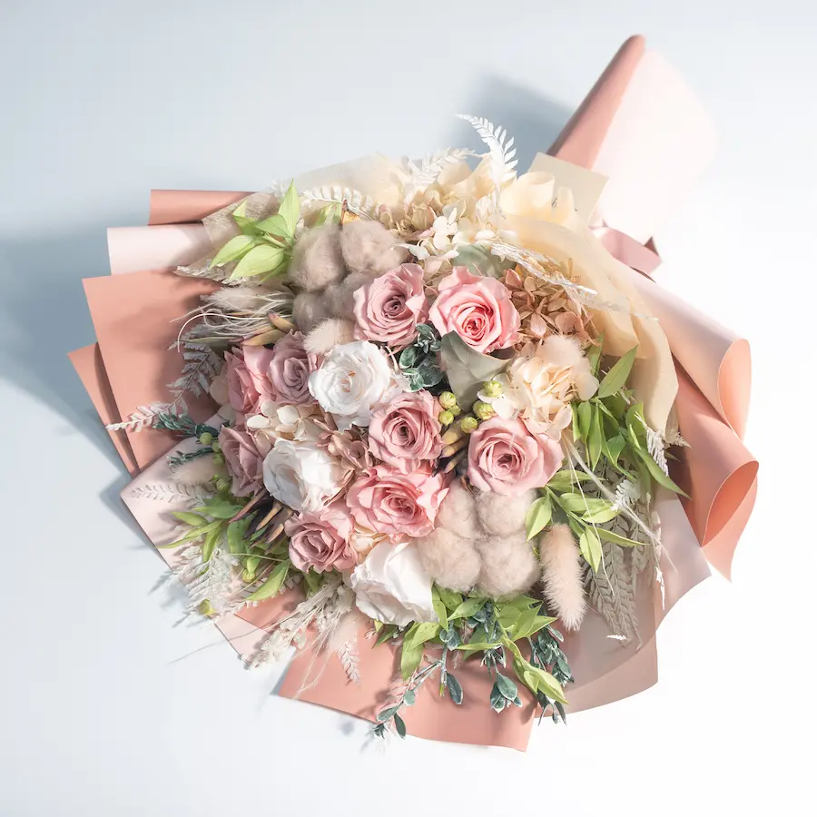 Mauve Pink プリザーブドフラワーの花束 別角度