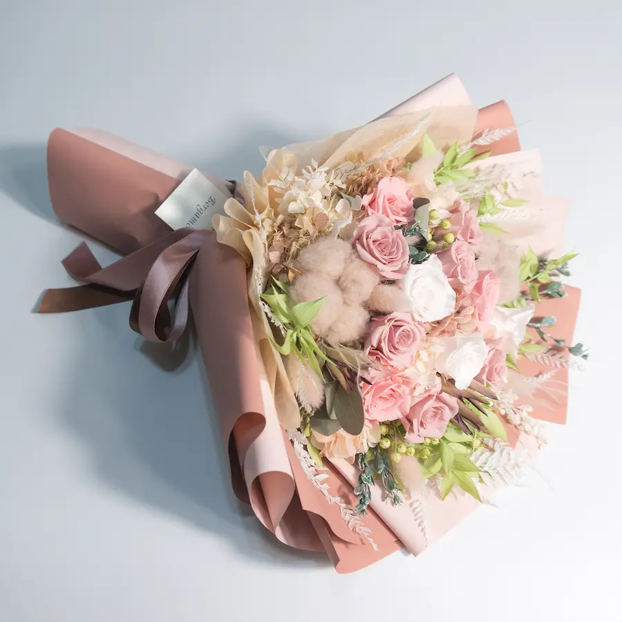 Mauve Pink ローズと小花の組み合わせ